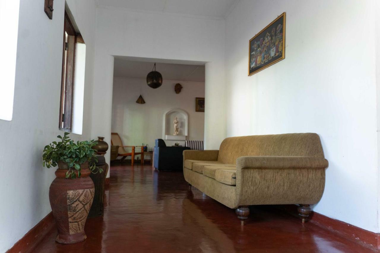 Don'S Lounge & Villa แคนดี้ ภายนอก รูปภาพ