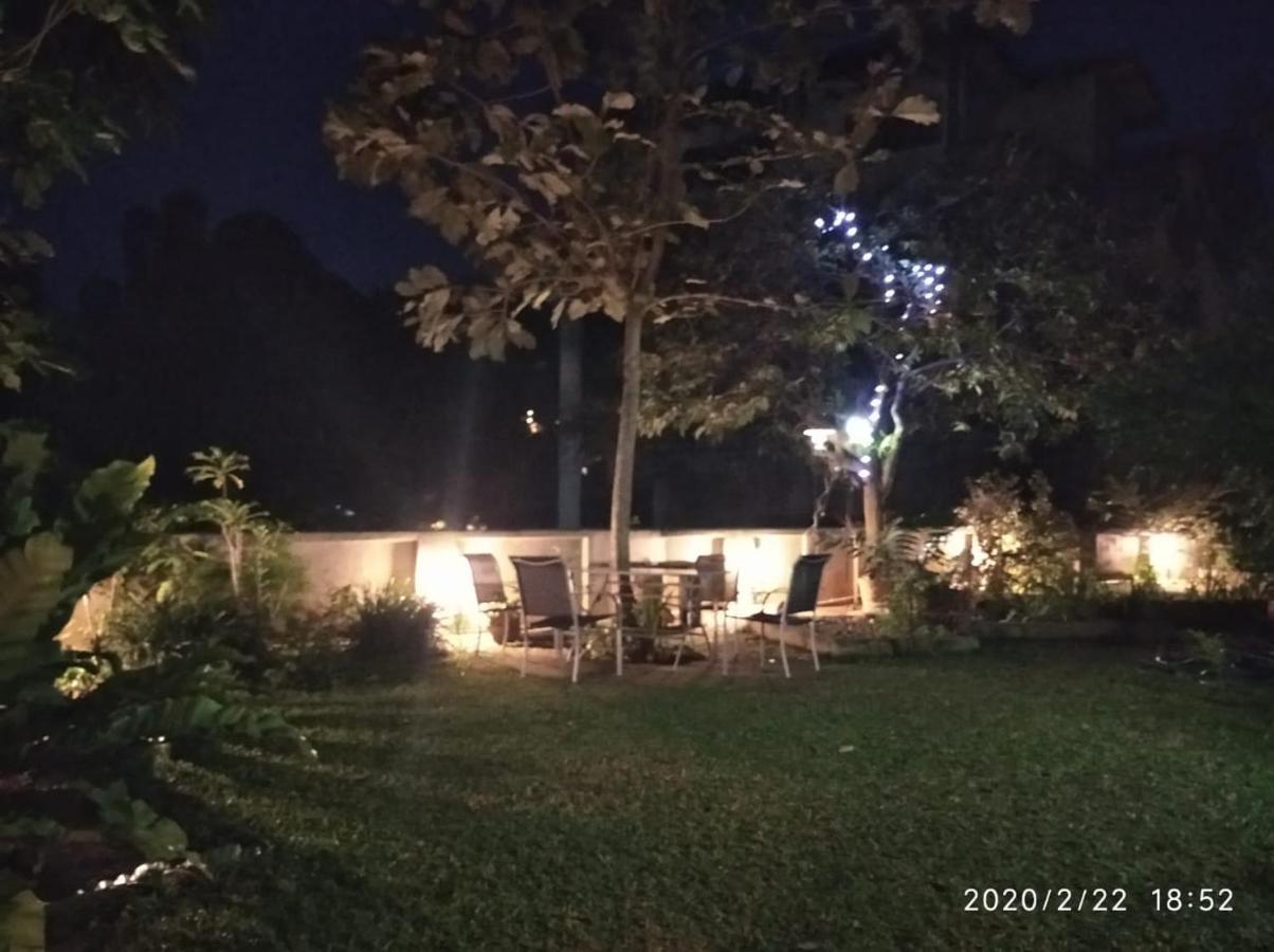 Don'S Lounge & Villa แคนดี้ ภายนอก รูปภาพ