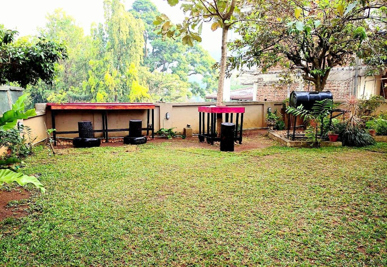 Don'S Lounge & Villa แคนดี้ ภายนอก รูปภาพ